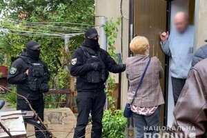 Під час приватних уроків подружня пара вчиняла сексуальне насильство над меленькими дітьми (Фото, відео)