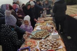 У монастирі в Жидичині ярмаркували заради хворої дівчинки (фото)