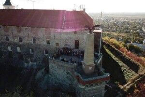 МЗС Угорщини викликало посла України через демонтаж турула у Мукачеві