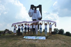 Понад 4,5 тисячі гривень коштувала велетенська волинська вишиванка для Кобзаря 