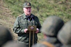 Лукашенко збирає термінову нараду із силовиками та військовими