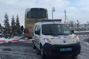 Біля Львова підірвали вибухівку в автобусі, в якому перевозили польських туристів