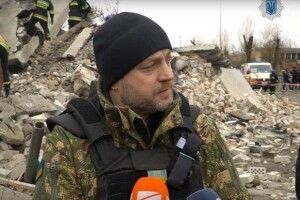 «Рятувальники приїхали, почали розбирати завали, проте ворог почав обстрілювати рятувальників...» 