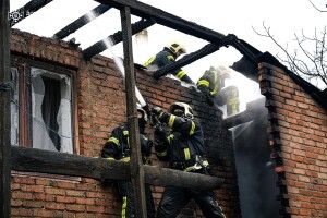 На Волині горів житловий будинок: постраждала власниця