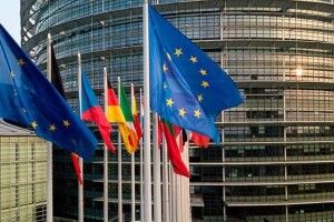 Європарламент закликав владу України припинити тиск на ЗМІ і блокування опозиції