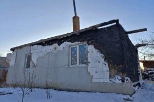 Будинок згорів у пожежі: багатодітна родина із Волині шукає нове житло (Відео)