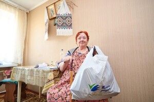 Лучанам складної долі доставляють продуктові набори (Фото)