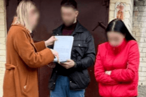 Мати, яка у Луцьку намагалася продати свою дитину, намагається встановити батьківство: подробиці