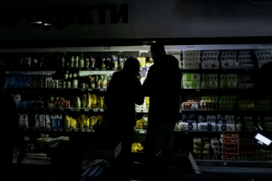 Їжа в супермаркетах України стає небезпечною через відключення струму 