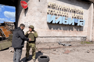 Фашистський пропагандист Соловйов втік з Маріуполя з тубусом від NLAW (Відео)