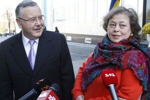 Гриценко заперечив «родинні» зв’язки з Дмитром Разумковим (Відео)