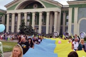 Порошенко про звільнення Попасної і Сєвєродонецька: люди зустрічали наших військових з українськими прапорами
