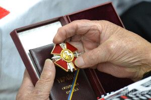 Порошенко нагородив орденами 26 бійців АТО – посмертно…