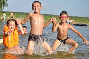 КАЗКОВЕ ЛІТО НА БІЛОМУ ОЗЕРІ*