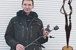 ХОЛОДНИЙ МЕТАЛ ПЕРЕТВОРЮЄ НА КВІТИ