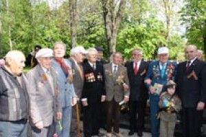 СПАСИБІ ВАМ ЗА ВАШ БЕЗСМЕРТНИЙ ПОДВИГ