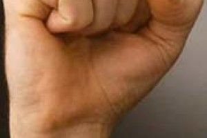 ПОКРИТИКОВАНИЙ ХОТІВ «ПРОВЧИТИ»  ЖУРНАЛІСТА… КУЛАКАМИ