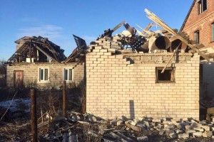 Бойовики випустили 100 мін по Водяному: пошкоджено будинки, вбито бика і 20 курей