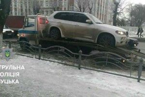 Поки батьки не бачать: юний лучанин дорвався до таткової БМВ