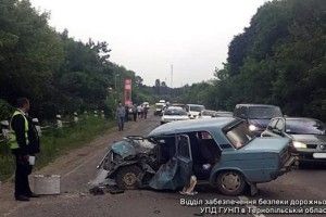 Діти відчинили двері авто під час руху і ледь не загинули (фото)