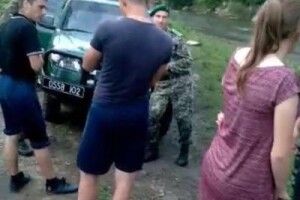 На Буковині контрабандисти хотіли відбити 18 ящиків цигарок
