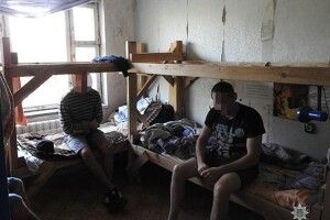 Зв’язували, принижували, морили голодом: у Запоріжжі секта тримала в рабстві 100 осіб
