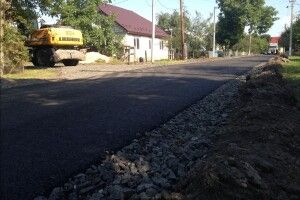 У Голобах ще на одній вулиці постелили рівненький асфальт (фото)