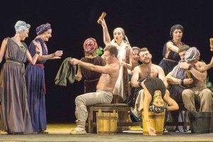 «Енеїда» у Луцьку дивувала динамікою, справжніми боями на сцені та мюзиклом (фото)