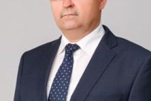 «НЕ МОЖЕ БІДНИЙ ТОРГУВАТИ ЗЕМЛЕЮ»