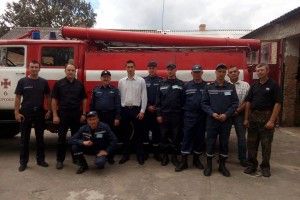 Генерал Крук приїхав до Острожця з новими рукавами, одягом та взуттям (фото)