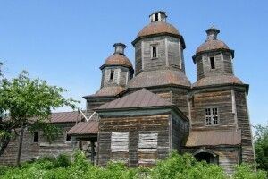 Старовинна церква переїжджає з Чернігівщини до Києва (фото)