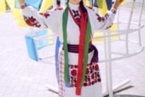 ФОТО НА КОНКУРС: побажання всім від чарівної волинянки-нареченої