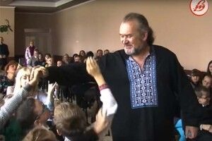 Волинські дітлахи слухали казки Сашка Лірника (відео)