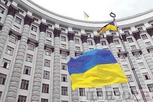 У наших прем'єрів — хронічна хвороба: політика йде попереду економіки…