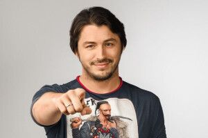 «Подякуй хлопцям в окопах, що твій ранок не пронизує дзижчання куль і гупання мін!»
