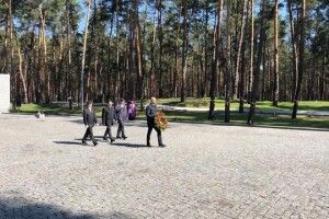 В Україні вшанували 80-річчя Катинської трагедії