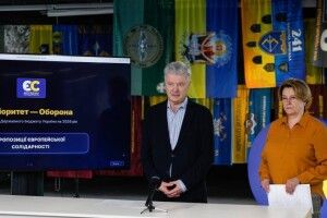 Порошенко вимагає повернути 40 млрд грн на закупівлю зброї