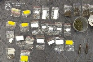У Луцьку затримали 22-річного молодика із партією наркотиків з поштомату