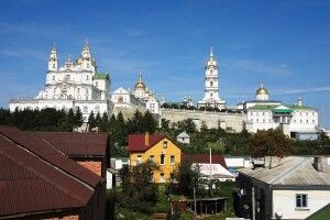 У священника з Почаєва виявили коронавірус