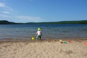 На Поліссі після масового відпочинку на Білому озері різко зросла захворюванність на коронавірус