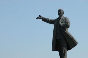 Підприємливі закарпатці Леніна… пустили з молотка