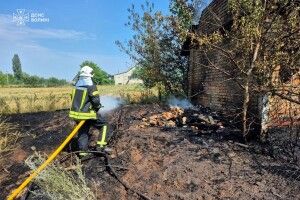 У волинське село мчали аж три бригади пожежників