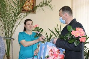 У волинському місті з Днем матері вітали породіль