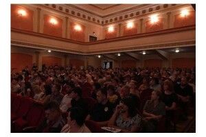 Стежити за заводом "із запашком" і регулярно досліджувати повітря -- підсумки еко-громадських слухань у Луцьку