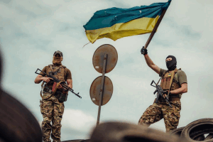 «Наші вдома»: 19 українських прикордонників звільнили з полону РФ (Відео)