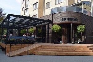 Заклади громадського харчування у Луцьку поки не можуть повноцінно приймати відвідувачів