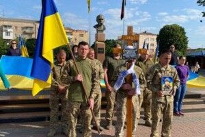 Рівненщина у жалобі: в останню дорогу провели 39-річного бойового медика (Фото)