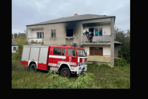 Трагедія у Верхівці: загорівся будинок, де самі перебували 6 дітей 