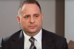 Єрмак ховався від журналіста в дитячій кімнаті