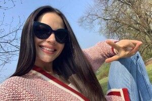 Поцілувала телевізор: як дружина Коноплянки раділа дублю чоловіка у ворота збірної Сербії